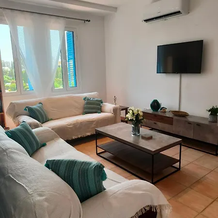 Апартаменты Possidon Getaway Менеоу
