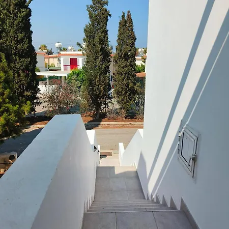 Possidon Getaway * Meneou