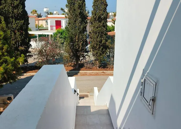 Possidon Getaway * Meneou